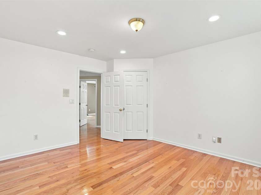 2120 Heath Lake Drive, Charlotte, NC 28227.  MLS# CAR4413850, YatesRealty ID 45235. 