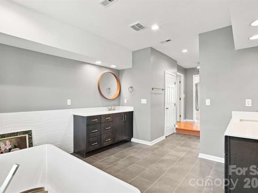 2120 Heath Lake Drive, Charlotte, NC 28227.  MLS# CAR4413850, YatesRealty ID 45235. 