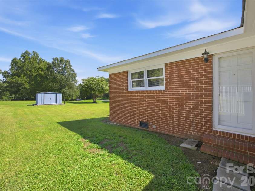 2424 Griffith Road, Monroe, NC 28110.  MLS# CAR4416120, YatesRealty ID 45237. 