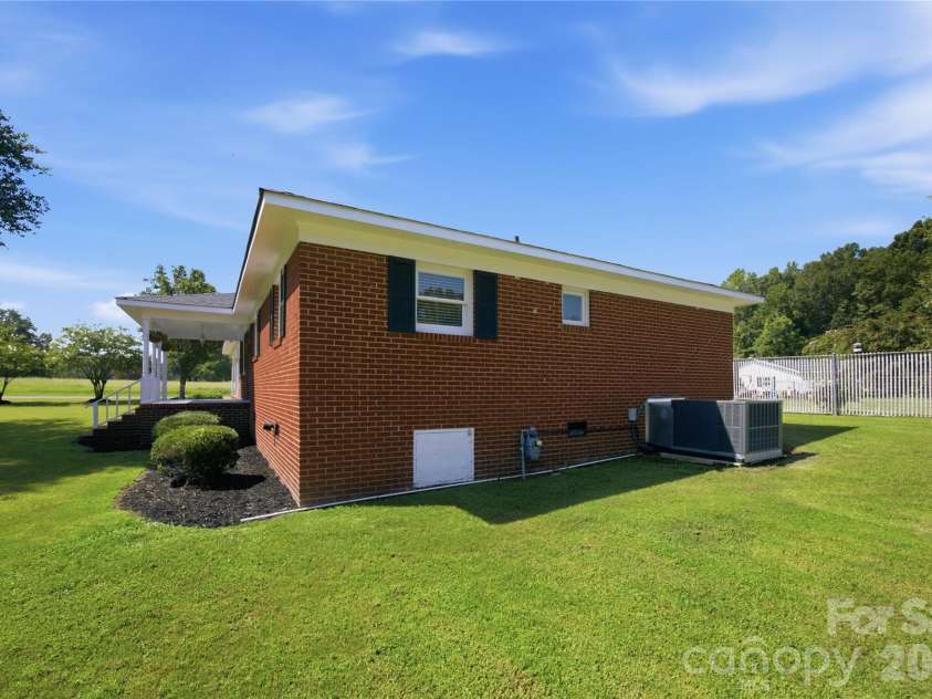 2424 Griffith Road, Monroe, NC 28110.  MLS# CAR4416120, YatesRealty ID 45237. 
