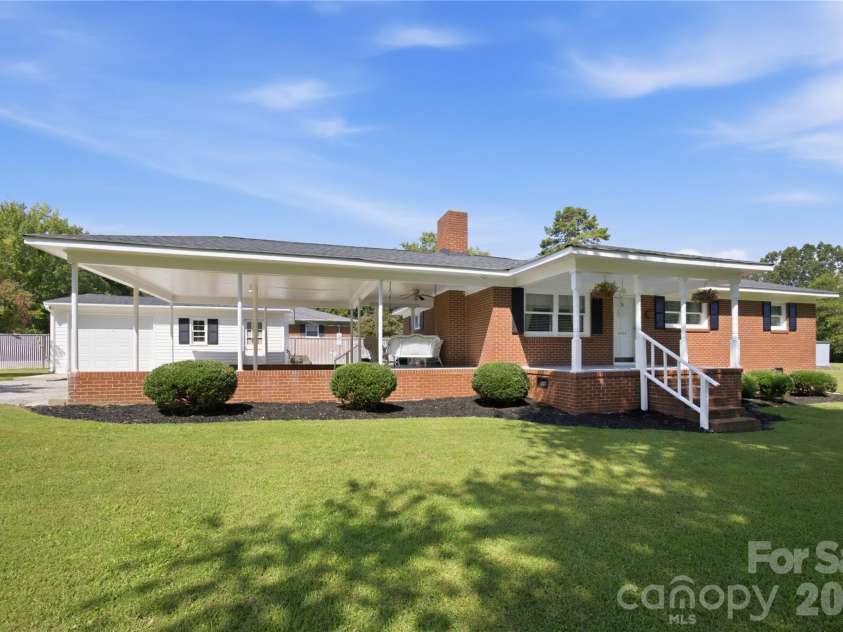 2424 Griffith Road, Monroe, NC 28110.  MLS# CAR4416120, YatesRealty ID 45237. 