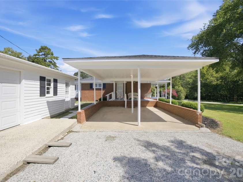 2424 Griffith Road, Monroe, NC 28110.  MLS# CAR4416120, YatesRealty ID 45237. 