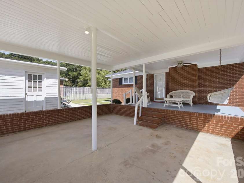 2424 Griffith Road, Monroe, NC 28110.  MLS# CAR4416120, YatesRealty ID 45237. 
