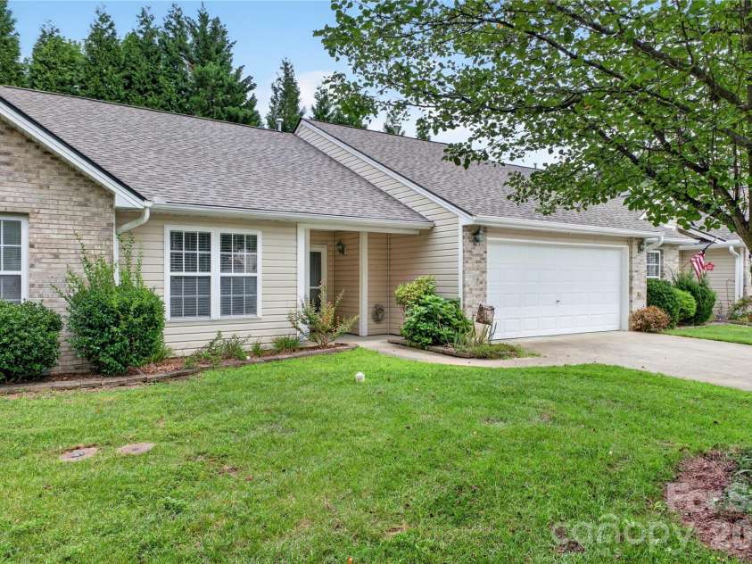 123 Lanceford Circle, Fletcher, NC 28732.  MLS# CAR4412171, YatesRealty ID 45238. 