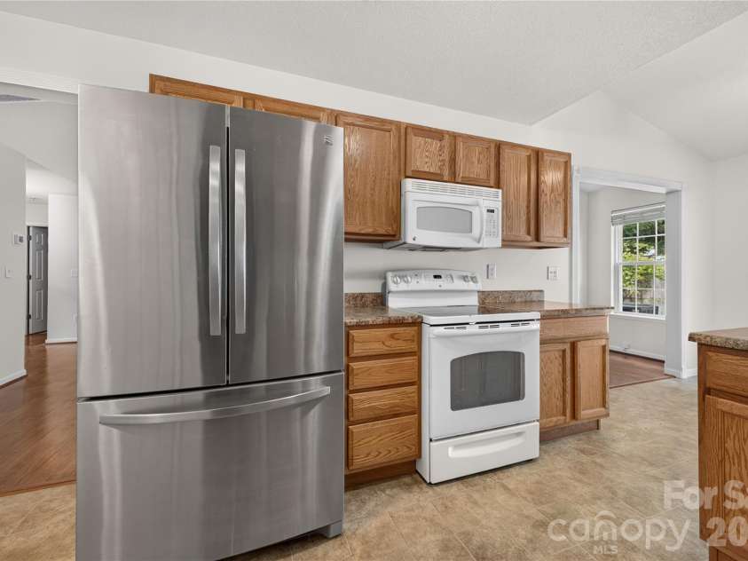 123 Lanceford Circle, Fletcher, NC 28732.  MLS# CAR4412171, YatesRealty ID 45238. 