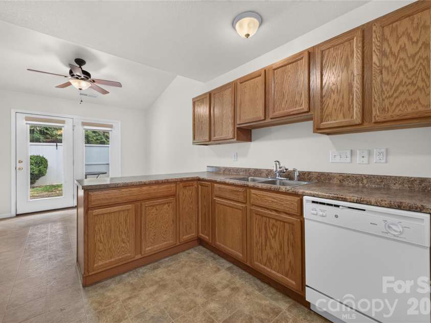 123 Lanceford Circle, Fletcher, NC 28732.  MLS# CAR4412171, YatesRealty ID 45238. 