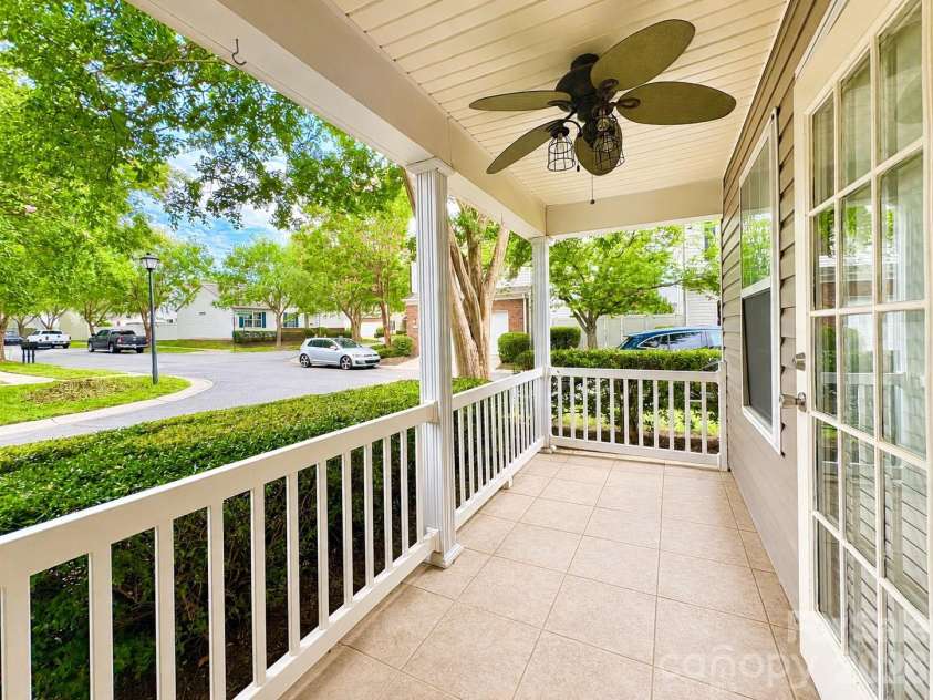 8946 Meadowmont View Drive, Charlotte, NC 28269.  MLS# CAR4415253, YatesRealty ID 45239. 