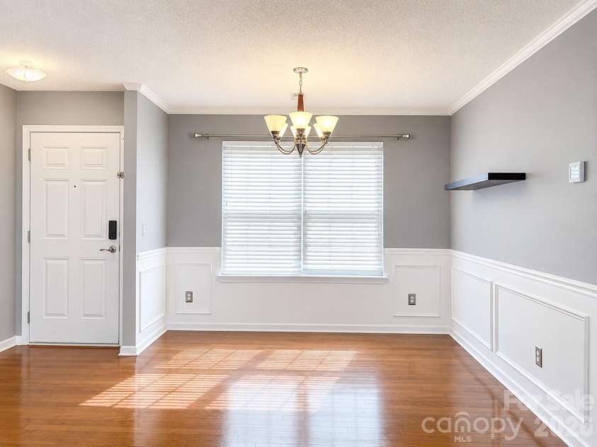 8946 Meadowmont View Drive, Charlotte, NC 28269.  MLS# CAR4415253, YatesRealty ID 45239. 