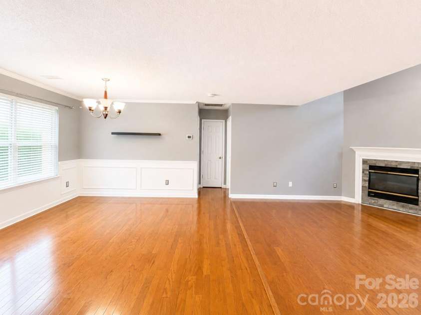 8946 Meadowmont View Drive, Charlotte, NC 28269.  MLS# CAR4415253, YatesRealty ID 45239. 
