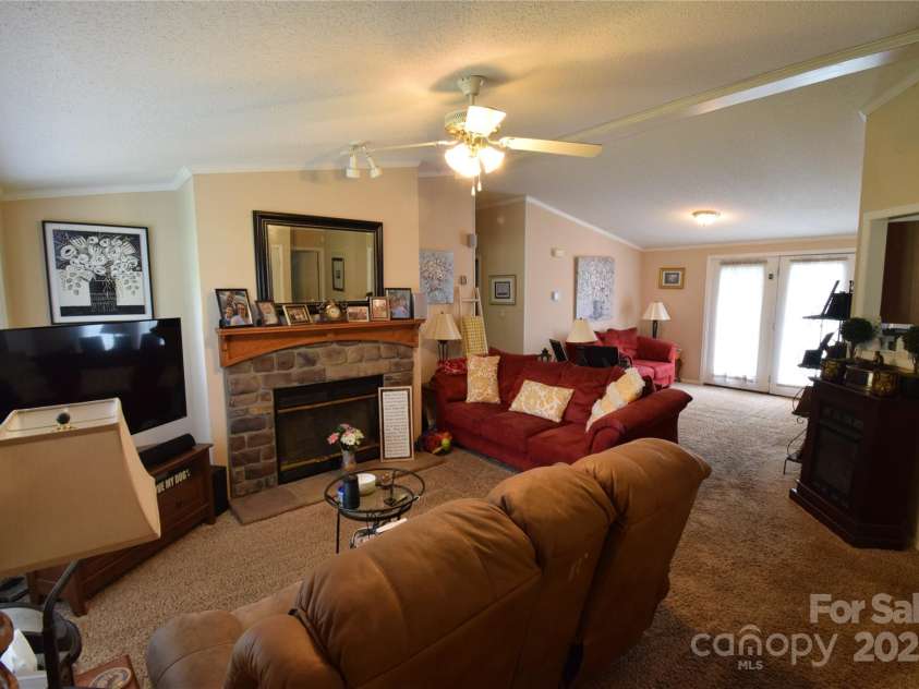 359 Pinnacle Road, Kings Mountain, NC 28086.  MLS# CAR4164621, YatesRealty ID 4524. 