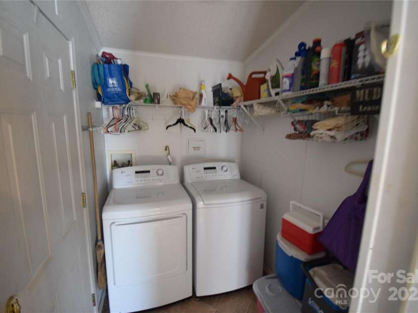 359 Pinnacle Road, Kings Mountain, NC 28086.  MLS# CAR4164621, YatesRealty ID 4524. 