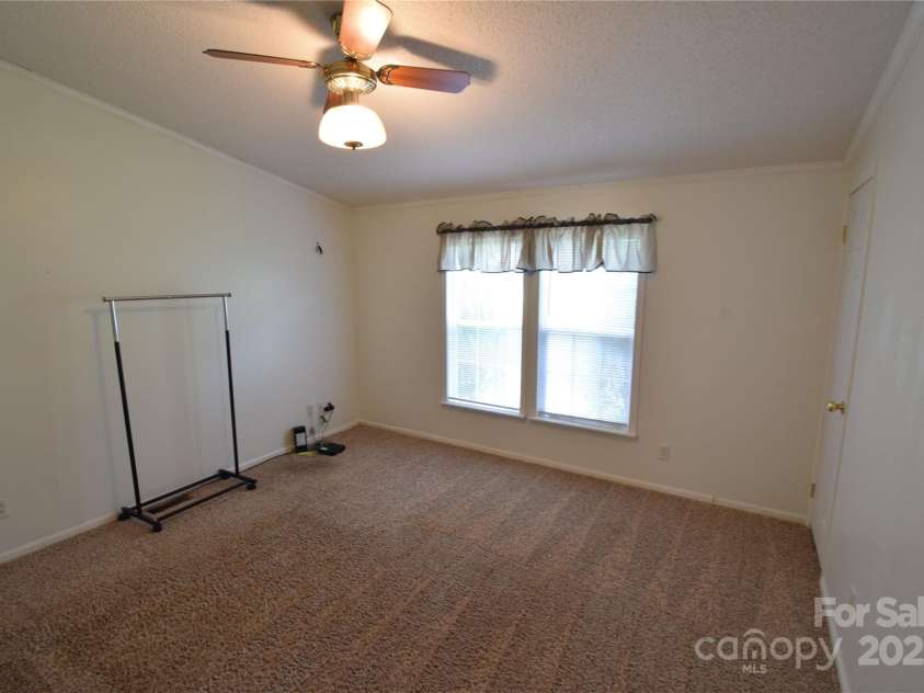 359 Pinnacle Road, Kings Mountain, NC 28086.  MLS# CAR4164621, YatesRealty ID 4524. 