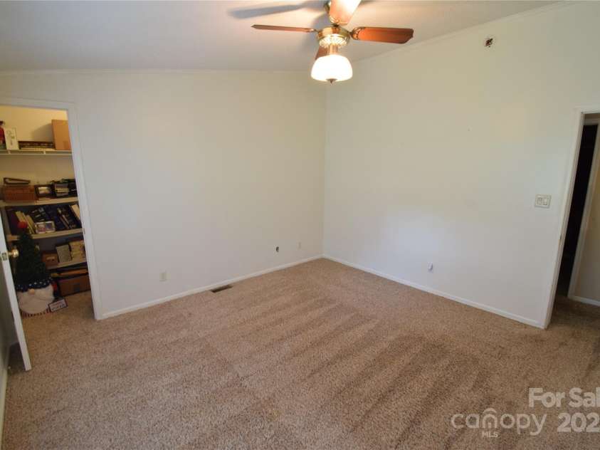 359 Pinnacle Road, Kings Mountain, NC 28086.  MLS# CAR4164621, YatesRealty ID 4524. 