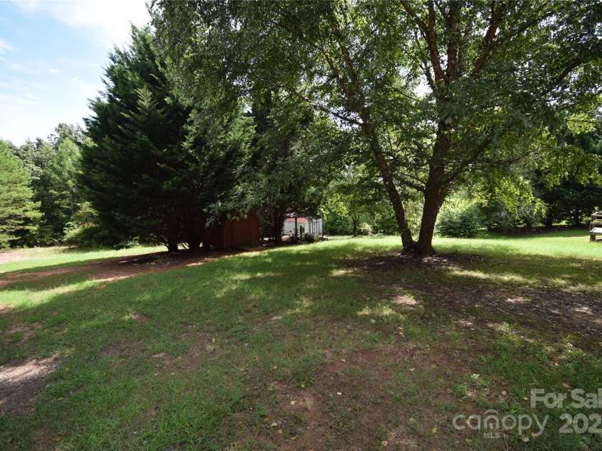 359 Pinnacle Road, Kings Mountain, NC 28086.  MLS# CAR4164621, YatesRealty ID 4524. 