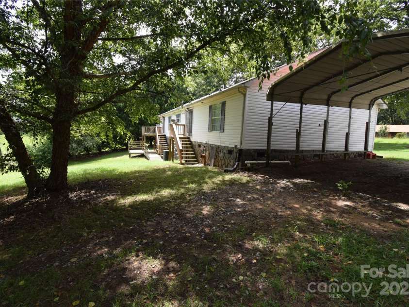 359 Pinnacle Road, Kings Mountain, NC 28086.  MLS# CAR4164621, YatesRealty ID 4524. 