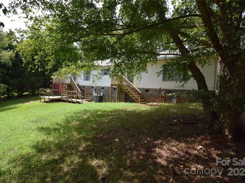 359 Pinnacle Road, Kings Mountain, NC 28086.  MLS# CAR4164621, YatesRealty ID 4524. 