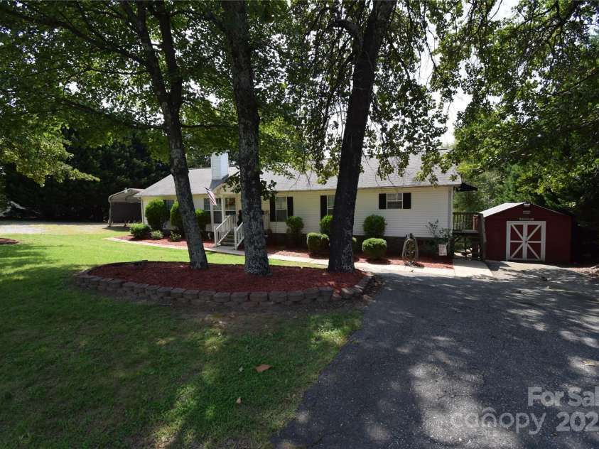 359 Pinnacle Road, Kings Mountain, NC 28086.  MLS# CAR4164621, YatesRealty ID 4524. 