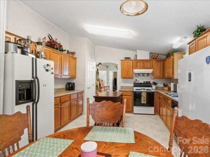 98 Cardinal Lane, Burnsville, NC 28714.  MLS# CAR4401748, YatesRealty ID 4524. 