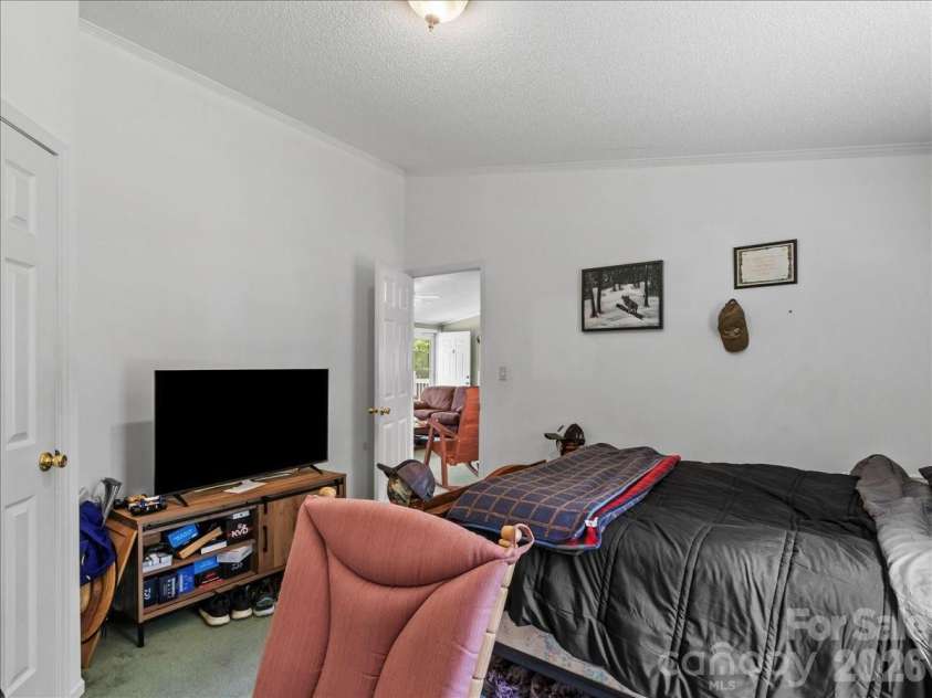 98 Cardinal Lane, Burnsville, NC 28714.  MLS# CAR4401748, YatesRealty ID 4524. 
