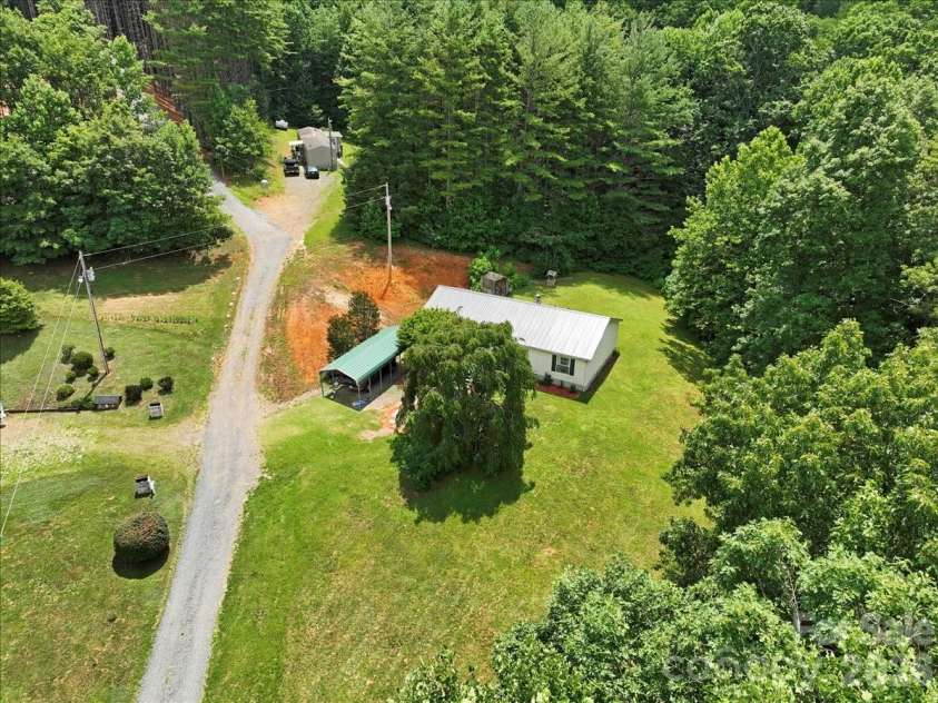 98 Cardinal Lane, Burnsville, NC 28714.  MLS# CAR4401748, YatesRealty ID 4524. 