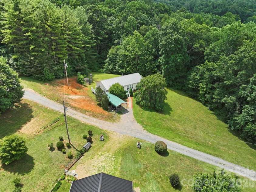 98 Cardinal Lane, Burnsville, NC 28714.  MLS# CAR4401748, YatesRealty ID 4524. 