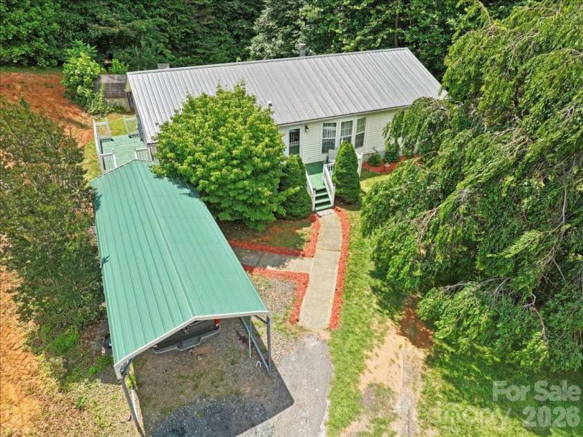 98 Cardinal Lane, Burnsville, NC 28714.  MLS# CAR4401748, YatesRealty ID 4524. 