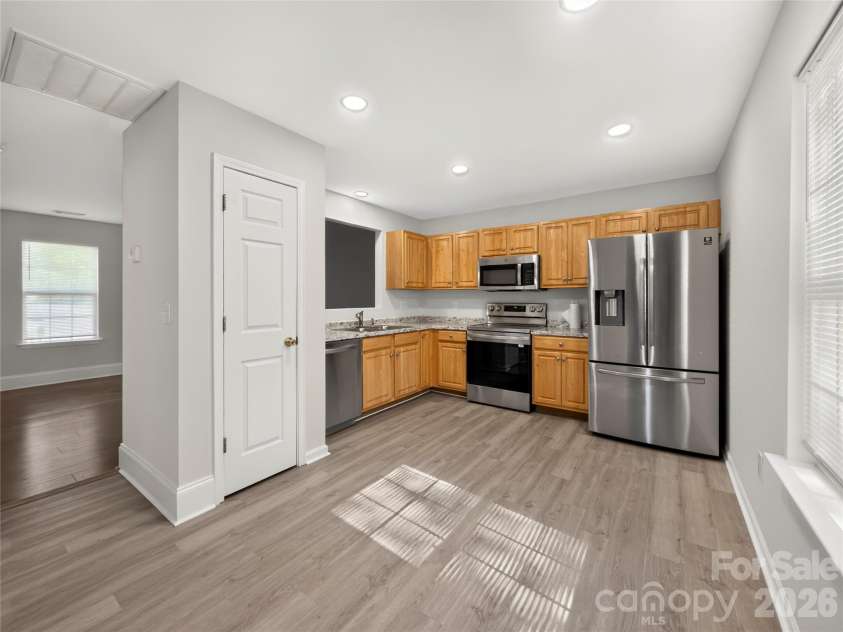 2216 Emmons Lane, Charlotte, NC 28212.  MLS# CAR4415293, YatesRealty ID 45241. 