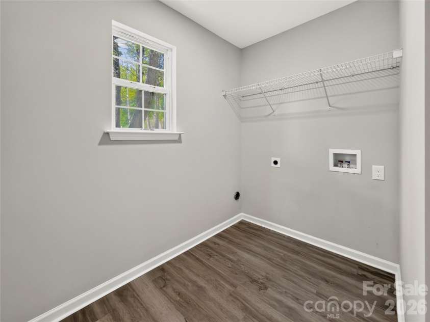 2216 Emmons Lane, Charlotte, NC 28212.  MLS# CAR4415293, YatesRealty ID 45241. 