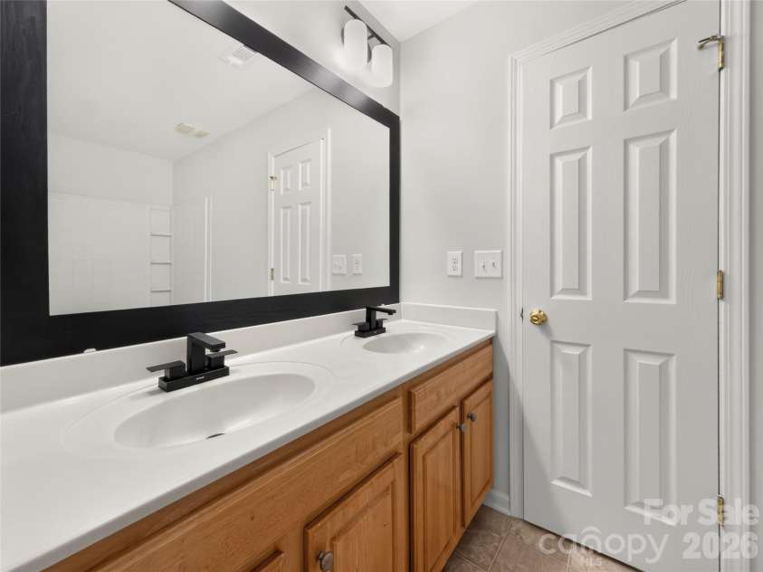 2216 Emmons Lane, Charlotte, NC 28212.  MLS# CAR4415293, YatesRealty ID 45241. 