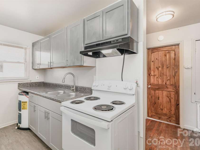 2301-2407 Julia Avenue, Charlotte, NC 28206.  MLS# CAR4416039, YatesRealty ID 45242. 