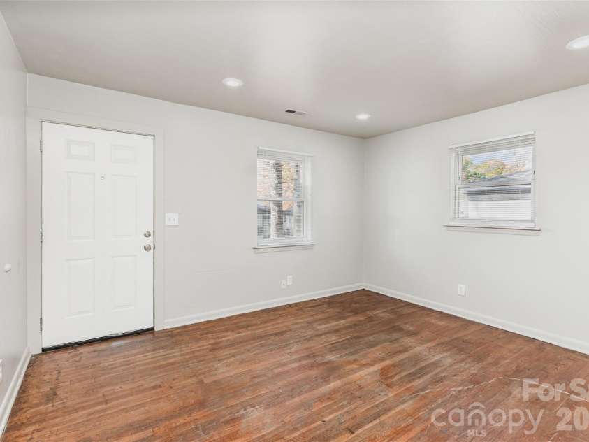 2301-2407 Julia Avenue, Charlotte, NC 28206.  MLS# CAR4416039, YatesRealty ID 45242. 