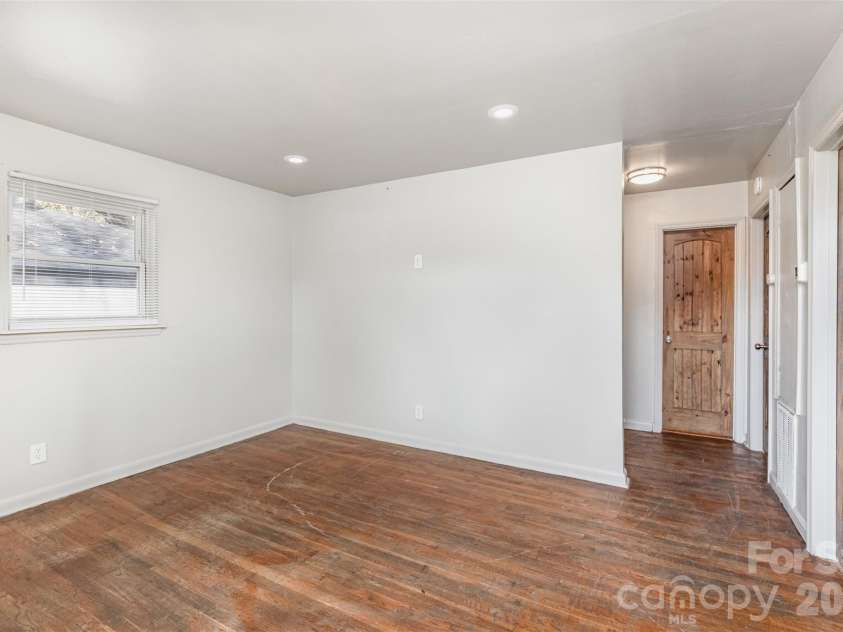 2301-2407 Julia Avenue, Charlotte, NC 28206.  MLS# CAR4416039, YatesRealty ID 45242. 