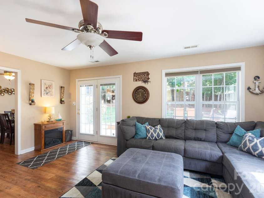 120 Arbor Ridge Road, Mount Holly, NC 28120.  MLS# CAR4414980, YatesRealty ID 45244. Great room