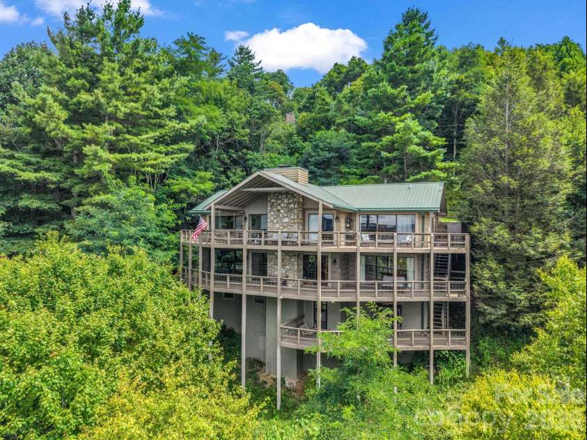 179 Sarvis Lane, Mars Hill, NC 28754.  MLS# CAR4415228, YatesRealty ID 45246. 3 level house with AMAZING long range views!