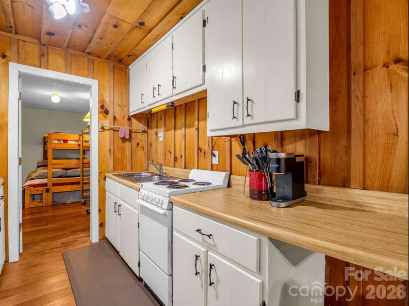 179 Sarvis Lane, Mars Hill, NC 28754.  MLS# CAR4415228, YatesRealty ID 45246. 