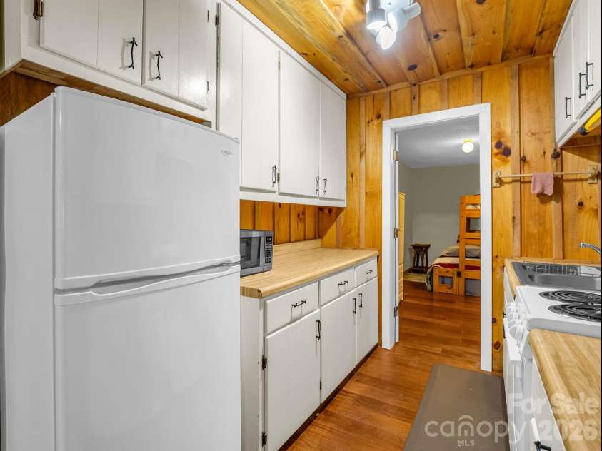 179 Sarvis Lane, Mars Hill, NC 28754.  MLS# CAR4415228, YatesRealty ID 45246. 