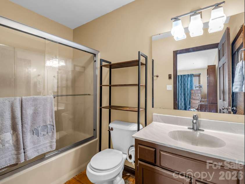 179 Sarvis Lane, Mars Hill, NC 28754.  MLS# CAR4415228, YatesRealty ID 45246. Primary bedroom bathroom
