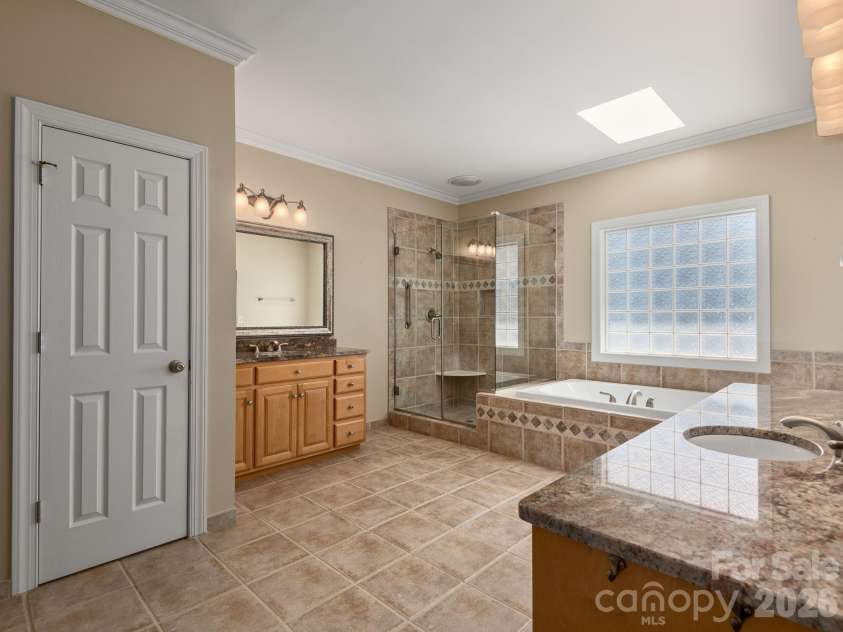 8801 Man Of War Drive, Waxhaw, NC 28173.  MLS# CAR4414942, YatesRealty ID 45247. 