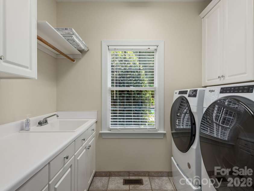8801 Man Of War Drive, Waxhaw, NC 28173.  MLS# CAR4414942, YatesRealty ID 45247. 