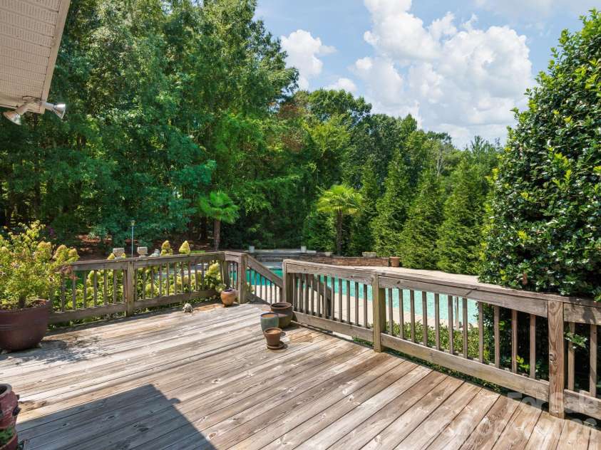 8801 Man Of War Drive, Waxhaw, NC 28173.  MLS# CAR4414942, YatesRealty ID 45247. 