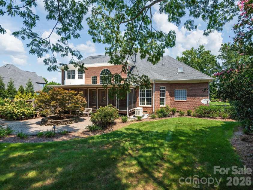 8801 Man Of War Drive, Waxhaw, NC 28173.  MLS# CAR4414942, YatesRealty ID 45247. 