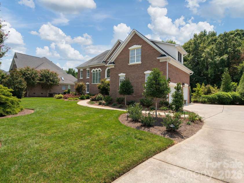 8801 Man Of War Drive, Waxhaw, NC 28173.  MLS# CAR4414942, YatesRealty ID 45247. 