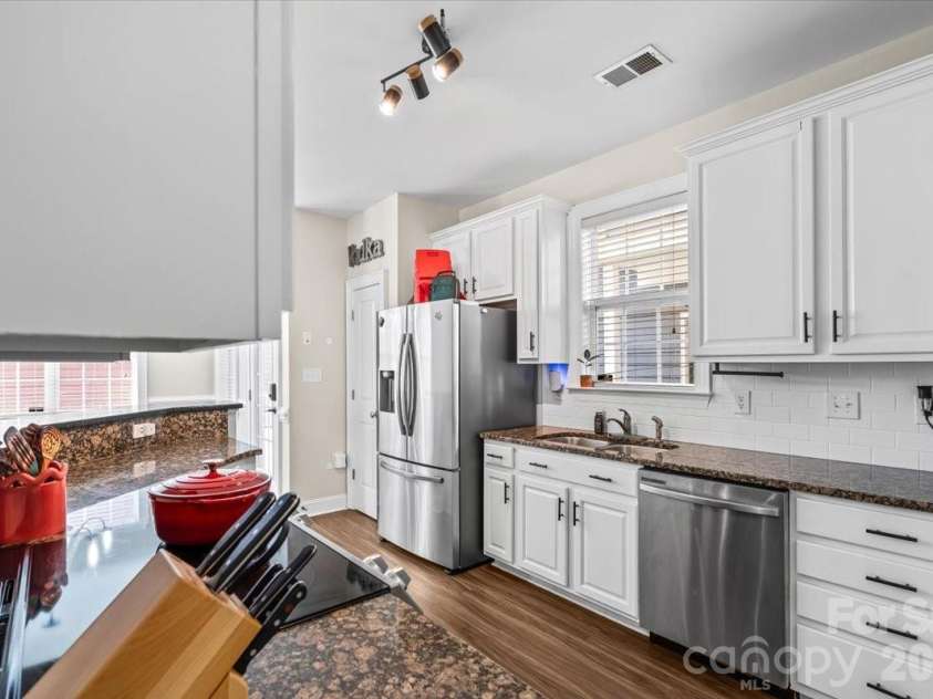 1853 Lela Avenue, Charlotte, NC 28208.  MLS# CAR4414385, YatesRealty ID 45248. 