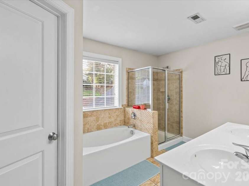 1853 Lela Avenue, Charlotte, NC 28208.  MLS# CAR4414385, YatesRealty ID 45248. 