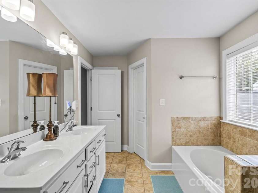 1853 Lela Avenue, Charlotte, NC 28208.  MLS# CAR4414385, YatesRealty ID 45248. 