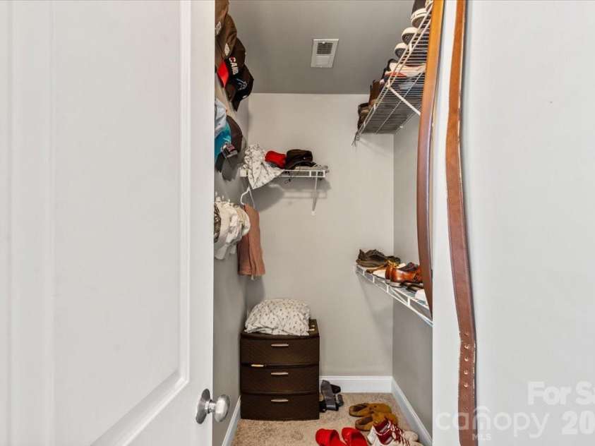 1853 Lela Avenue, Charlotte, NC 28208.  MLS# CAR4414385, YatesRealty ID 45248. 