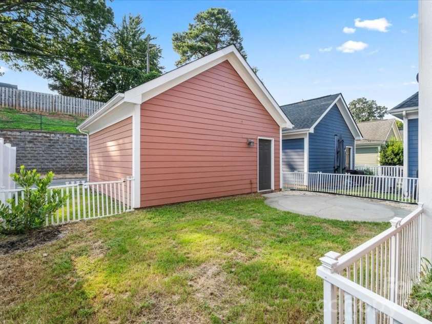 1853 Lela Avenue, Charlotte, NC 28208.  MLS# CAR4414385, YatesRealty ID 45248. 