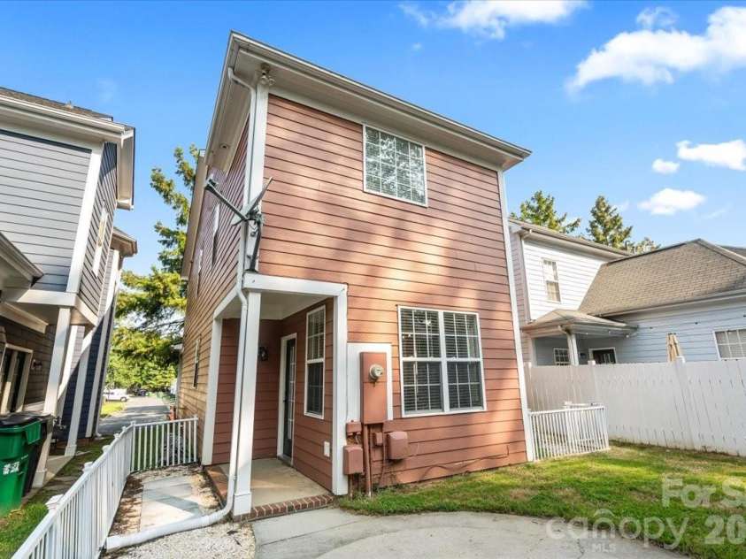1853 Lela Avenue, Charlotte, NC 28208.  MLS# CAR4414385, YatesRealty ID 45248. 