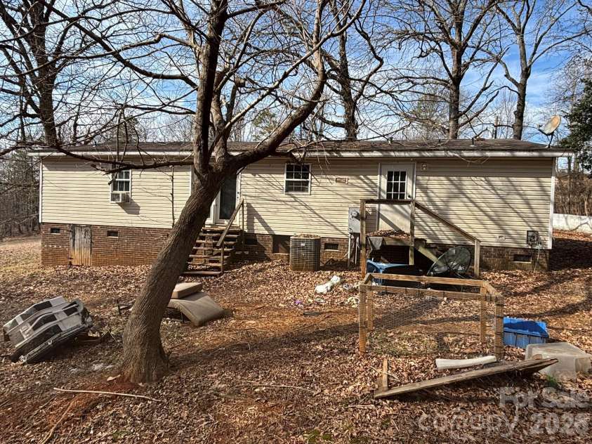 1051 High Meadows Drive, Concord, NC 28025.  MLS# CAR4345534, YatesRealty ID 4525. 