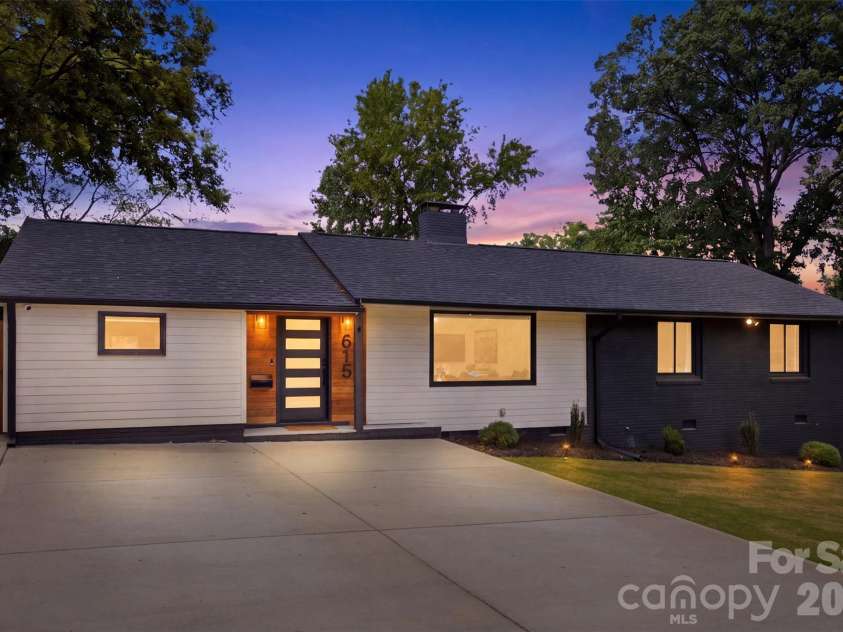 615 Manhasset Road, Charlotte, NC 28209.  MLS# CAR4414144, YatesRealty ID 45251. 